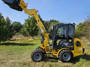 HYTEC FM35 Hoflader (Kabine) – Bild 3