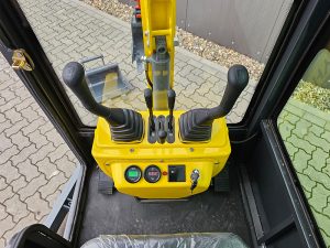 HYTEC F1300 PRO Kabine inkl. Schaufelpaket – Bild 14