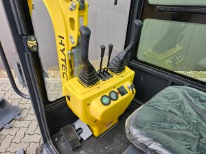 HYTEC F1300 PRO Kabine inkl. Schaufelpaket – Bild 15